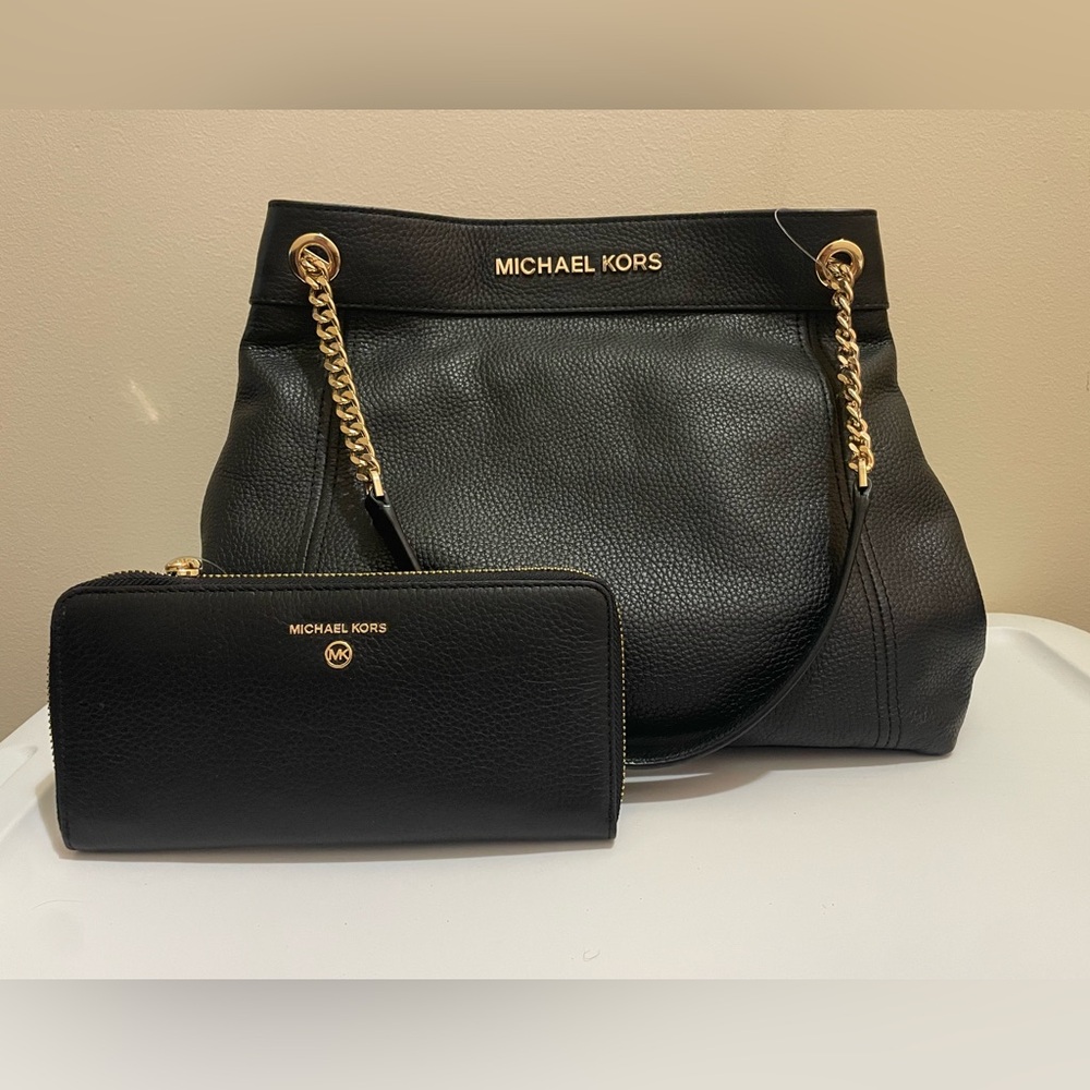 Michael Kors Jet Set Large Chain Shoulder Tote